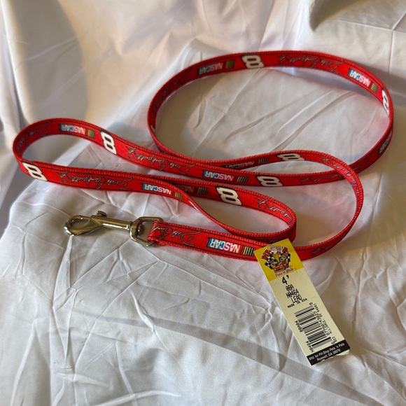 Dale Earnhardt Jr 4’ dog leash - Picture 4 of 5